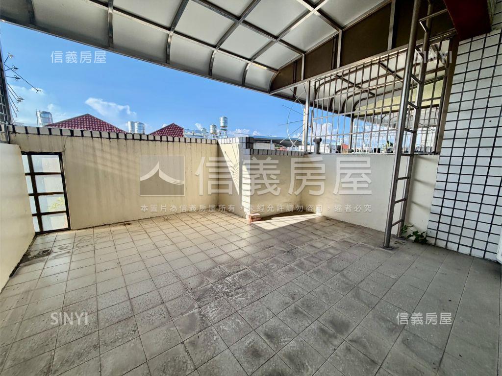 近長庚自有車庫ＲＣ透天房屋室內格局與周邊環境