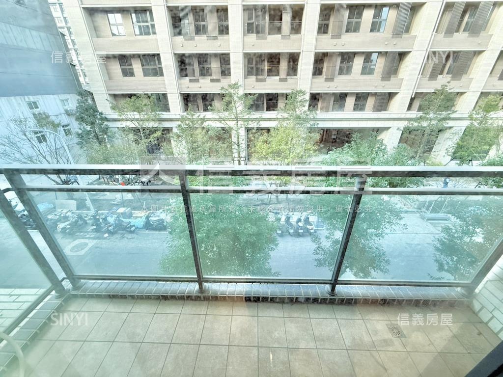 屋齡約６年意想不到好入手房屋室內格局與周邊環境