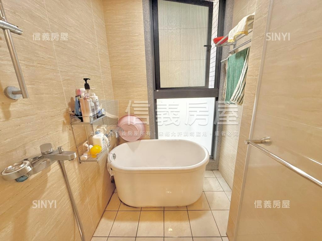 屋齡約６年意想不到好入手房屋室內格局與周邊環境