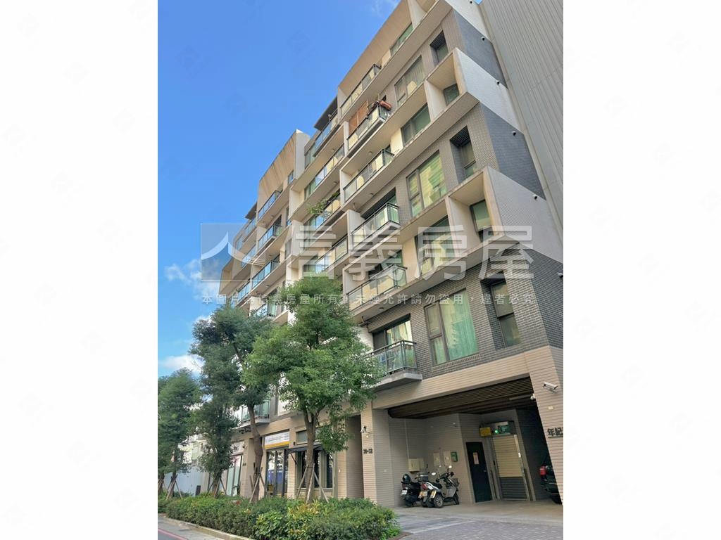 屋齡約６年意想不到好入手房屋室內格局與周邊環境