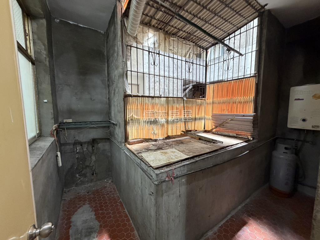 北環線社子黃金公寓三樓房屋室內格局與周邊環境