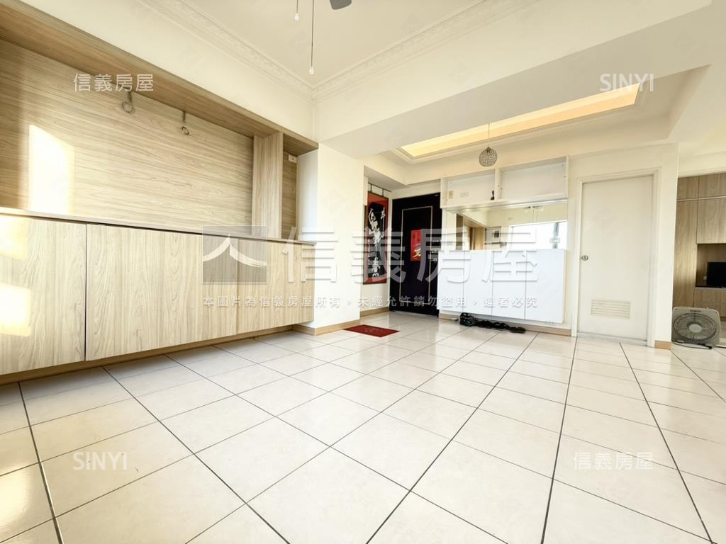 近中山醫２＋１房視野車位房屋室內格局與周邊環境