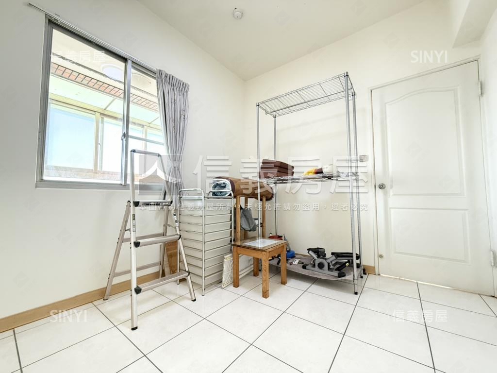 近中山醫２＋１房視野車位房屋室內格局與周邊環境