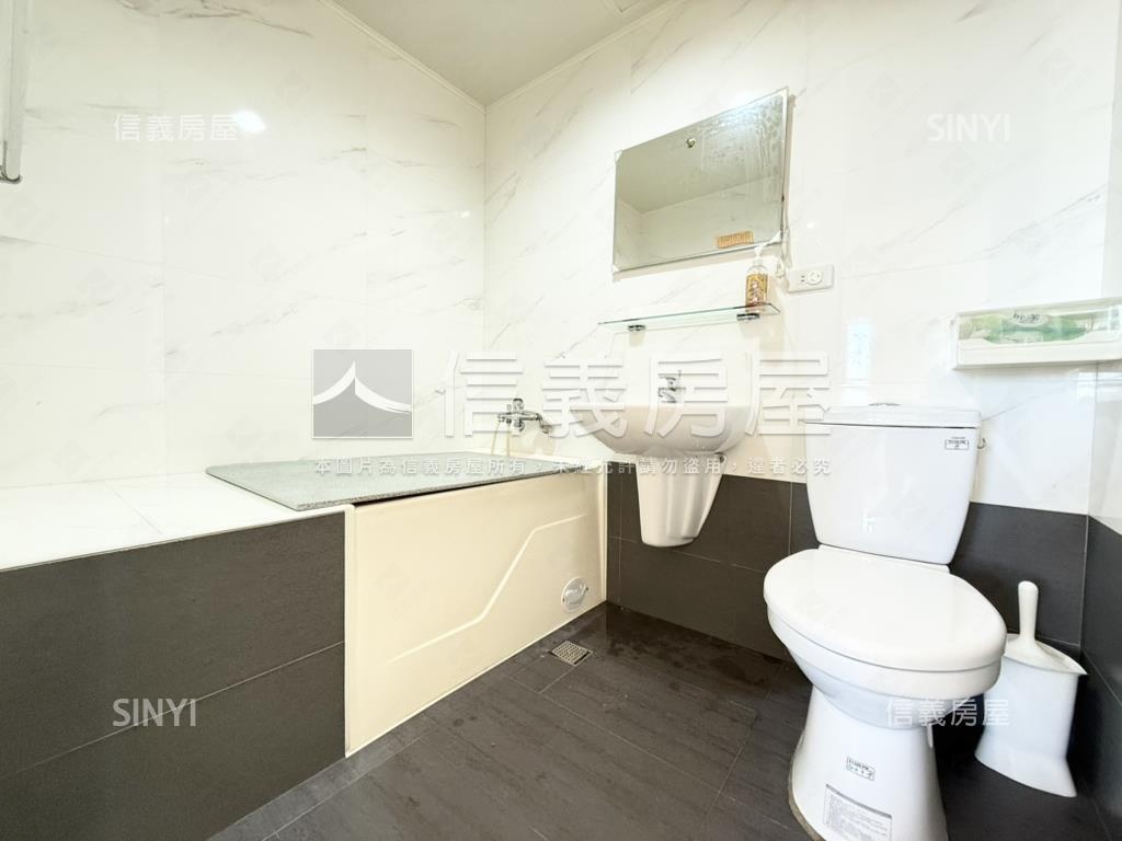 近中山醫２＋１房視野車位房屋室內格局與周邊環境