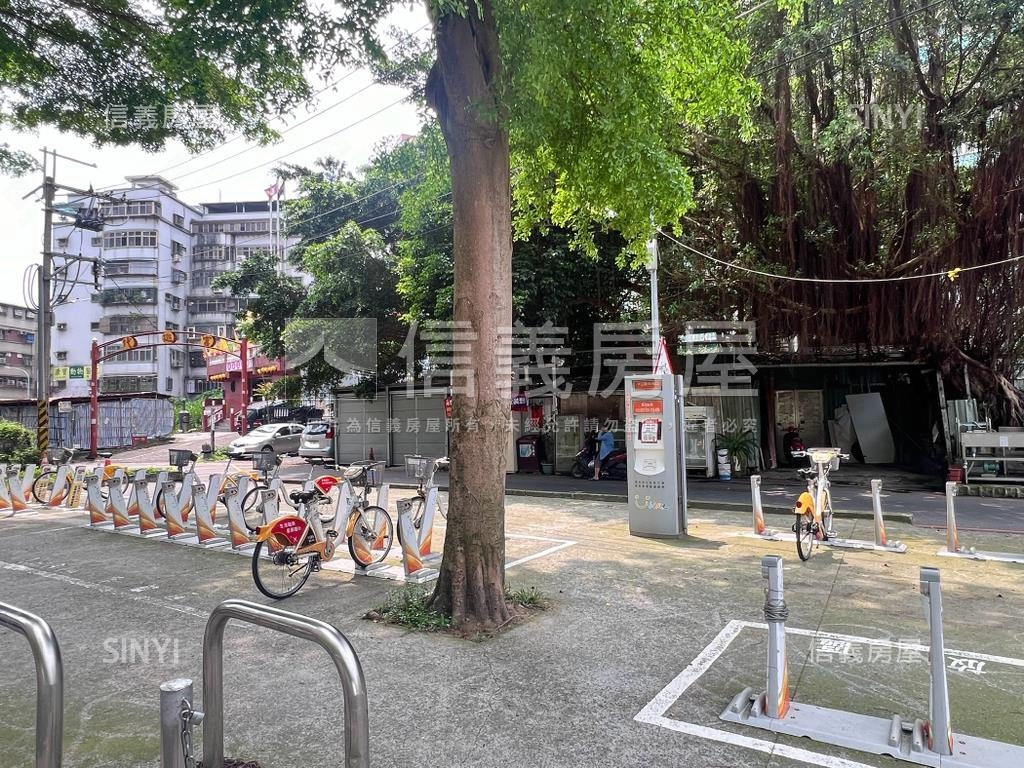 稀有庭園景觀三房車位房屋室內格局與周邊環境