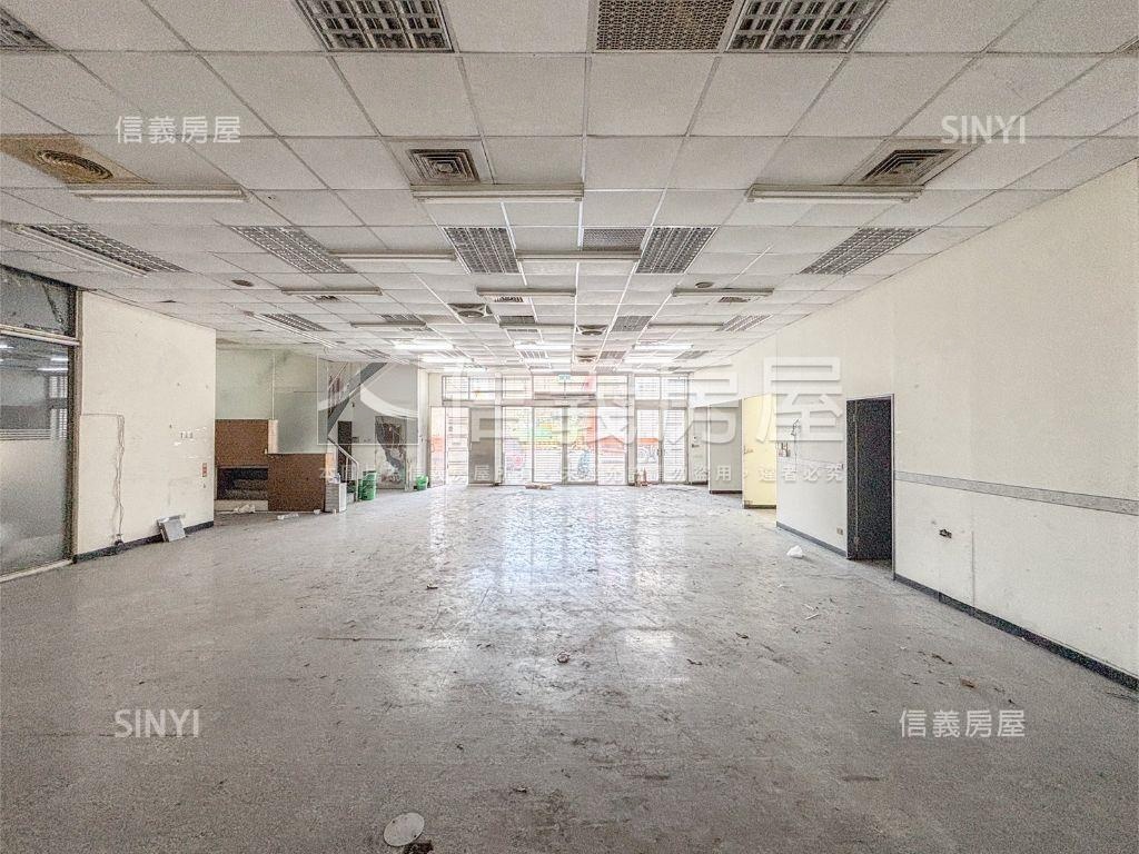 亞灣近夢時代企業總部店霸房屋室內格局與周邊環境