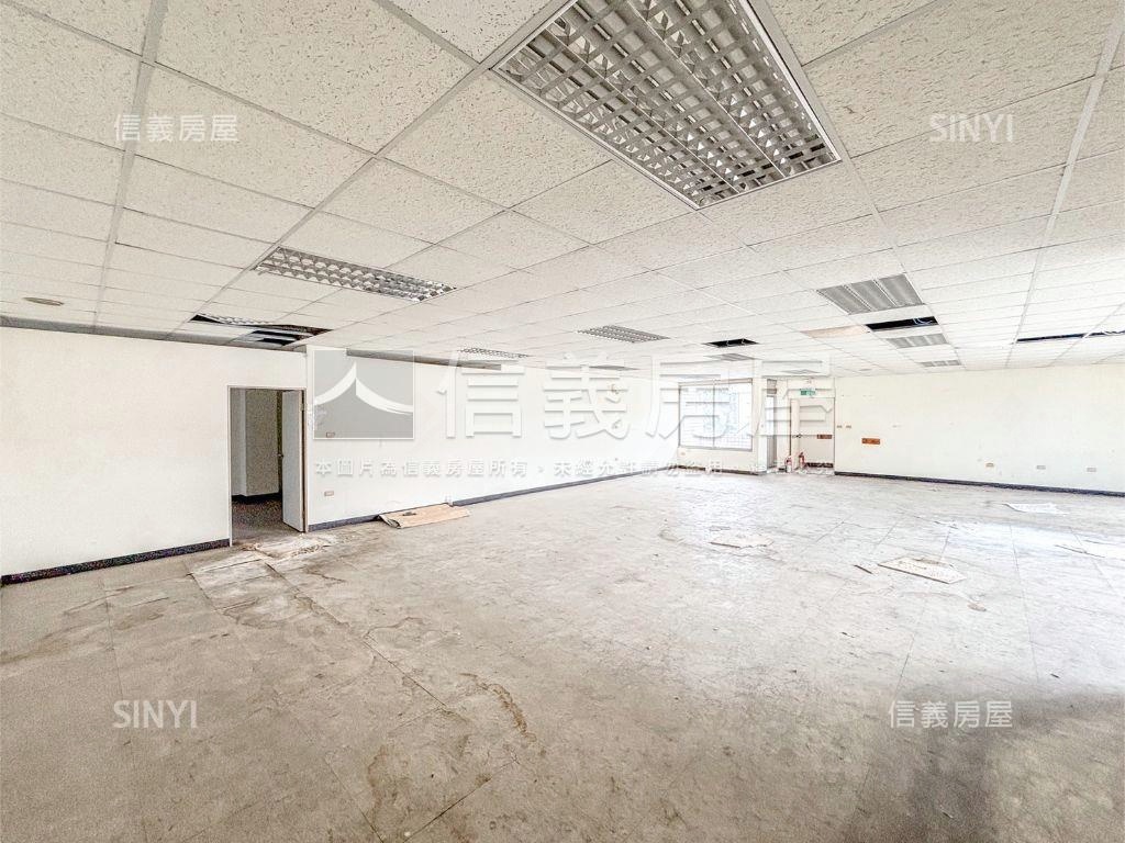 亞灣近夢時代企業總部店霸房屋室內格局與周邊環境