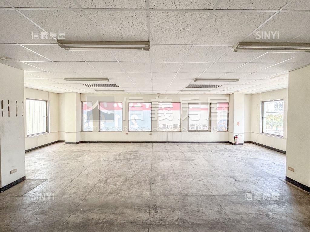 亞灣近夢時代企業總部店霸房屋室內格局與周邊環境
