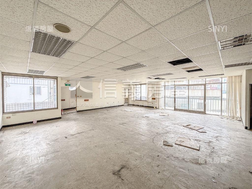 亞灣近夢時代企業總部店霸房屋室內格局與周邊環境