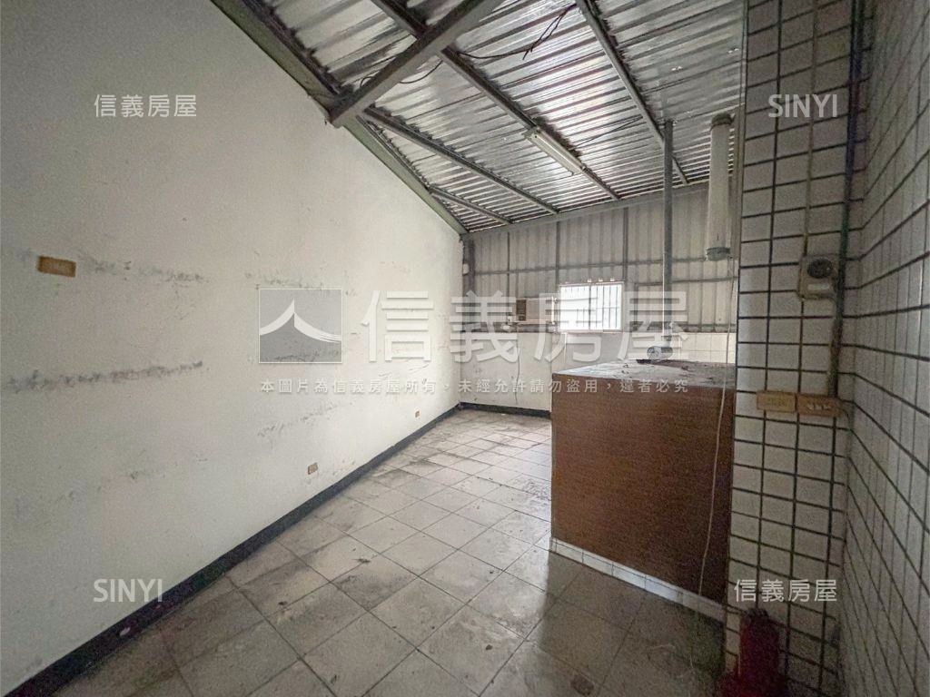 亞灣近夢時代企業總部店霸房屋室內格局與周邊環境