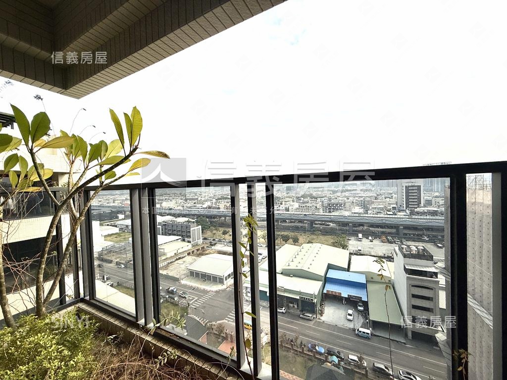 仁武景觀輕奢大兩房平車房屋室內格局與周邊環境