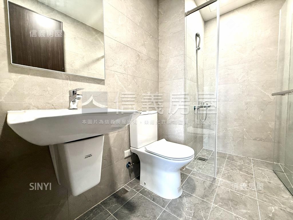 仁武景觀輕奢大兩房平車房屋室內格局與周邊環境