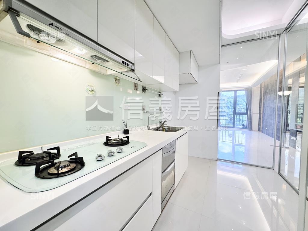 正面河堤第一排景觀美宅房屋室內格局與周邊環境