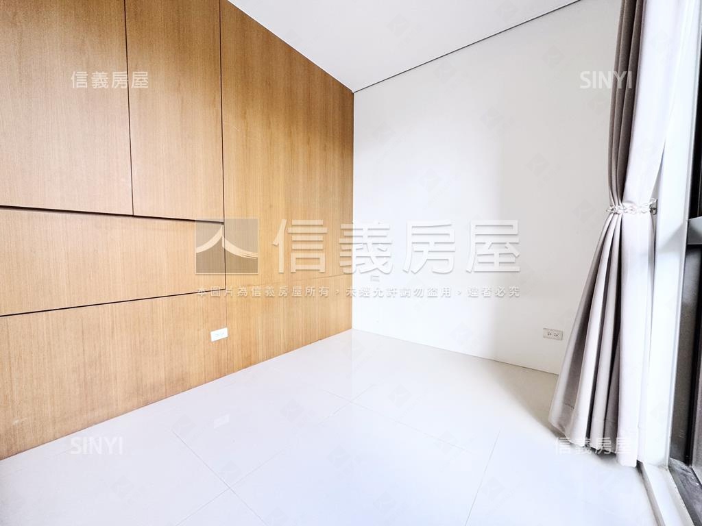 正面河堤第一排景觀美宅房屋室內格局與周邊環境
