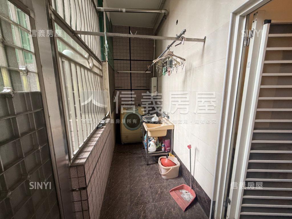 潭子箱根裝潢四房３３車位房屋室內格局與周邊環境