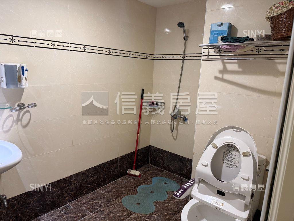 潭子箱根裝潢四房３３車位房屋室內格局與周邊環境