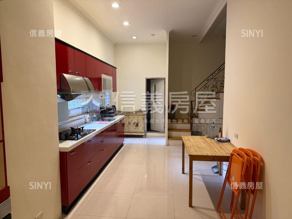 潭子箱根裝潢四房３３車位房屋室內格局與周邊環境