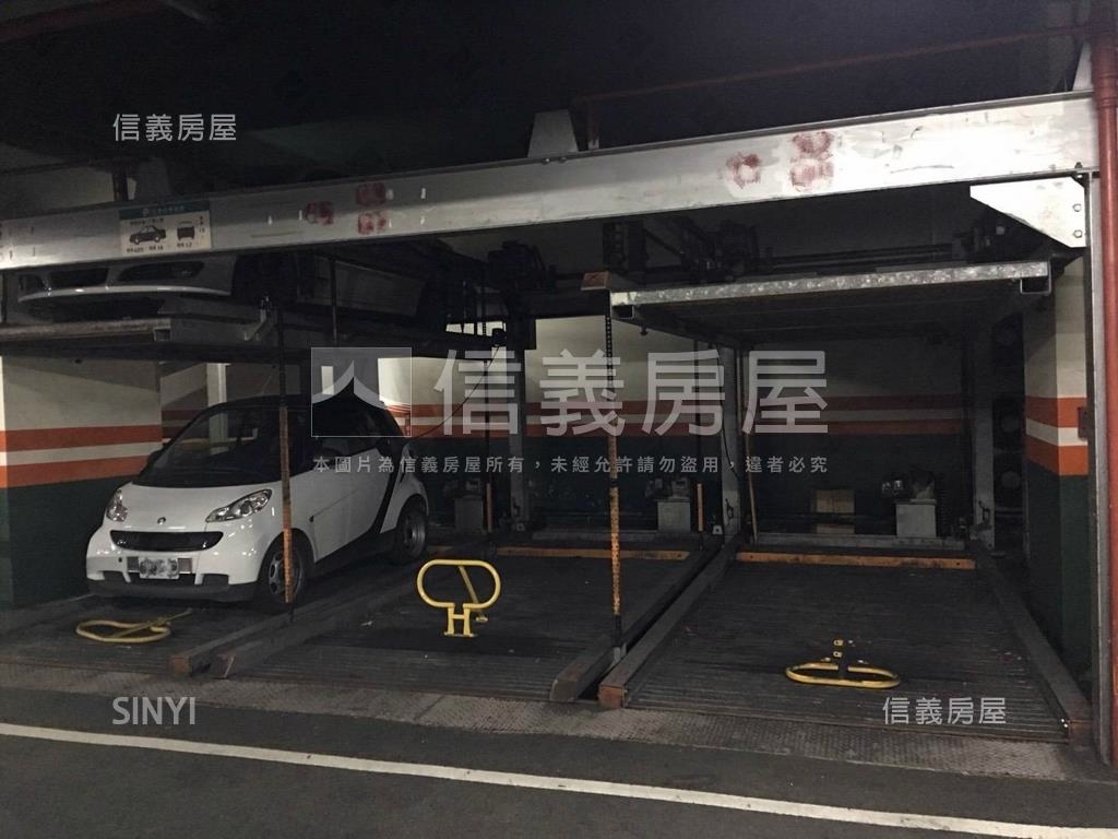 國賓藝術坡道機械車位３個房屋室內格局與周邊環境