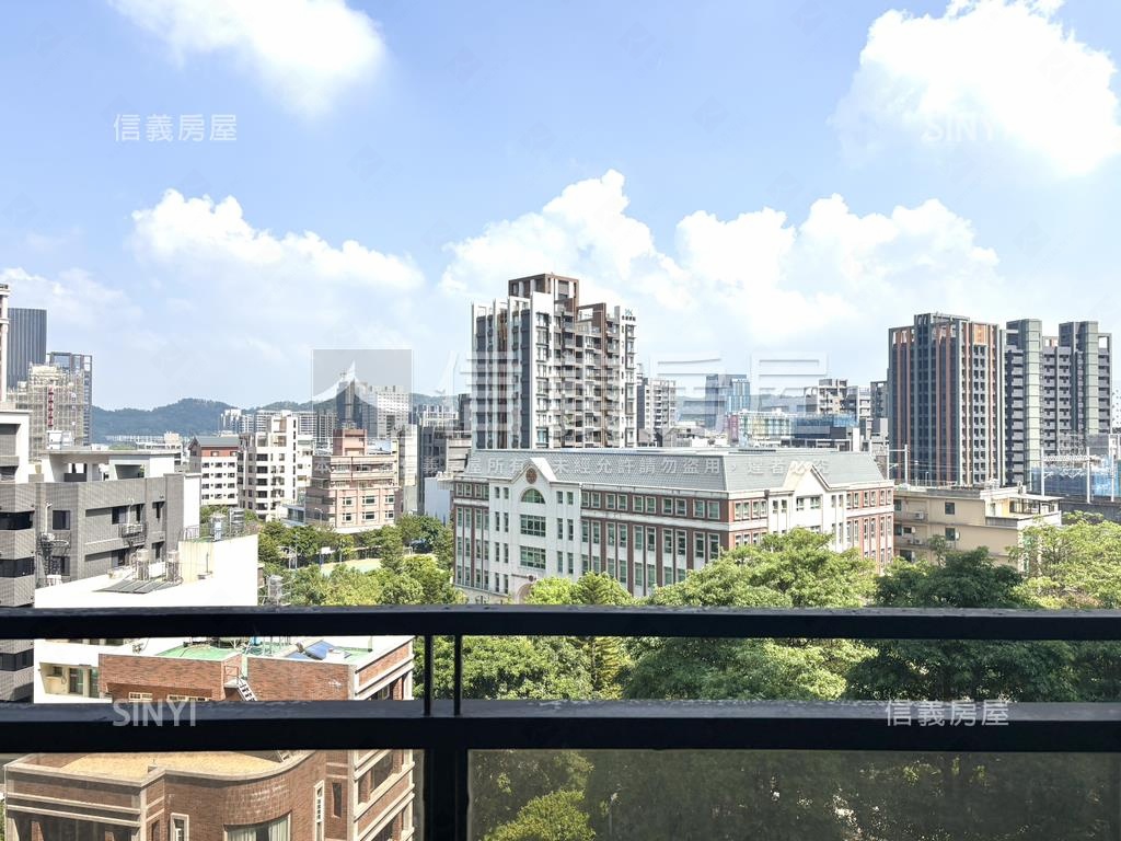 高鐵ＩＰＡＲＫ８樓景觀宅房屋室內格局與周邊環境