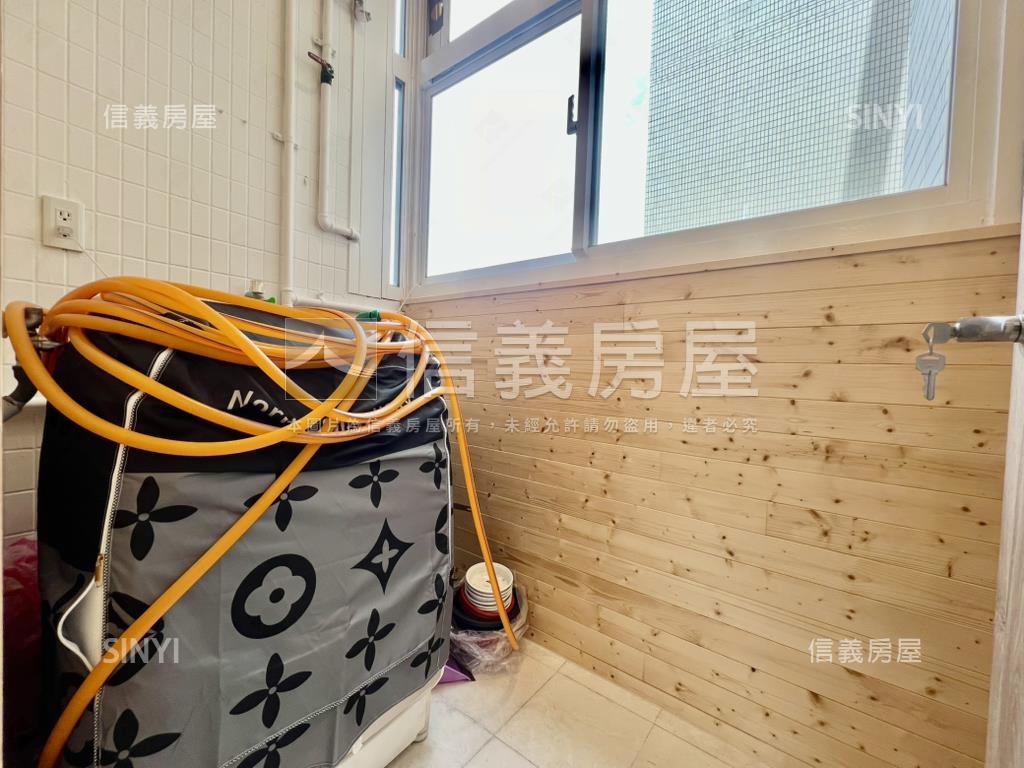 青年守則景觀裝潢３房車位房屋室內格局與周邊環境