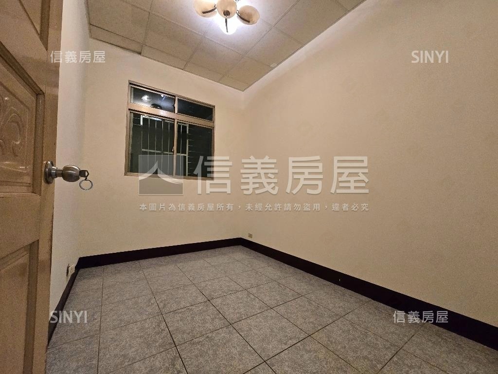 薪傳河景方正大間四房車位房屋室內格局與周邊環境