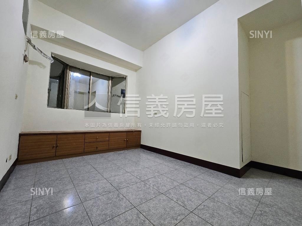 薪傳河景方正大間四房車位房屋室內格局與周邊環境