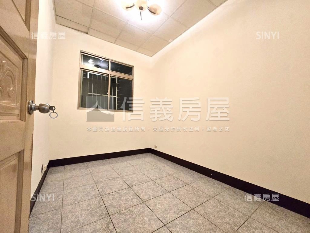 薪傳河景方正大間四房車位房屋室內格局與周邊環境