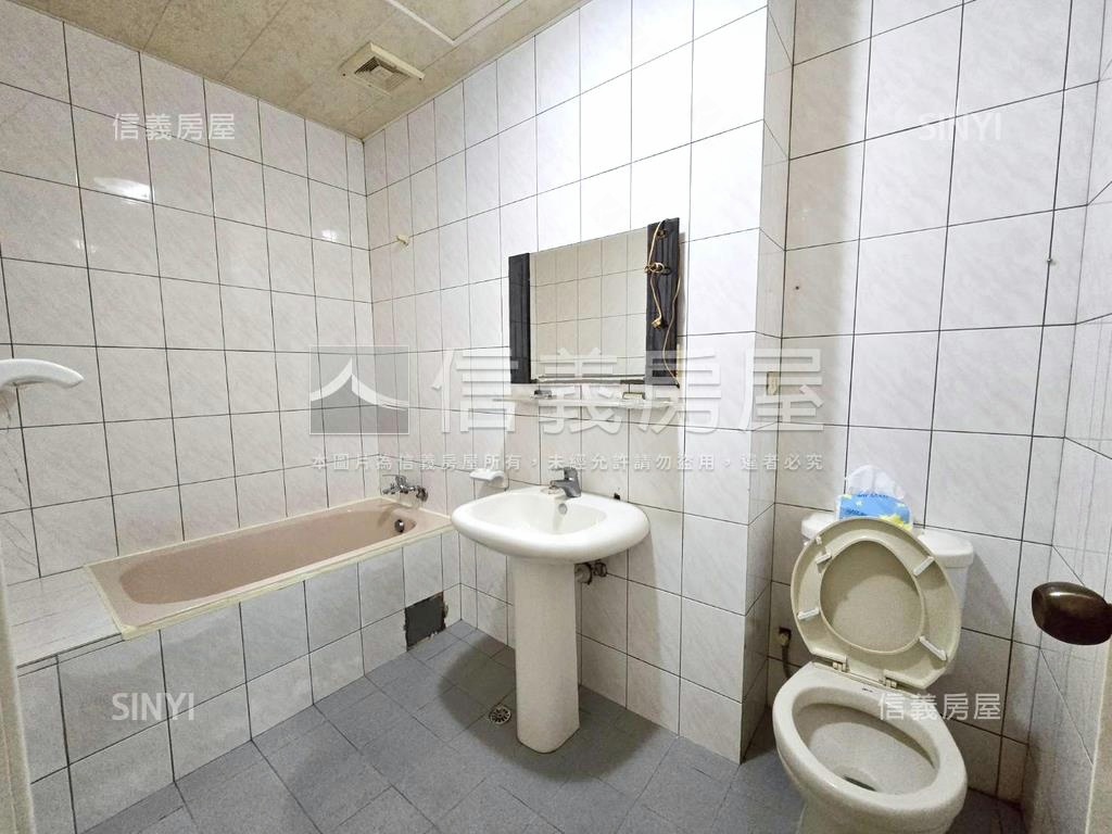 薪傳河景方正大間四房車位房屋室內格局與周邊環境