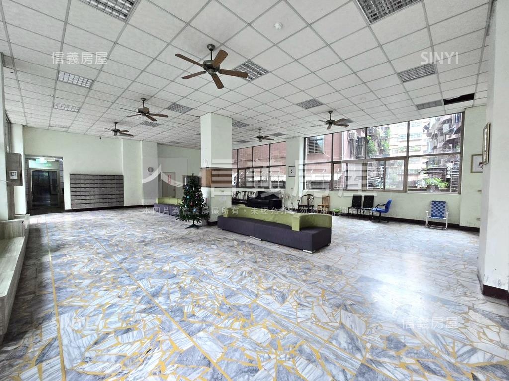 薪傳河景方正大間四房車位房屋室內格局與周邊環境