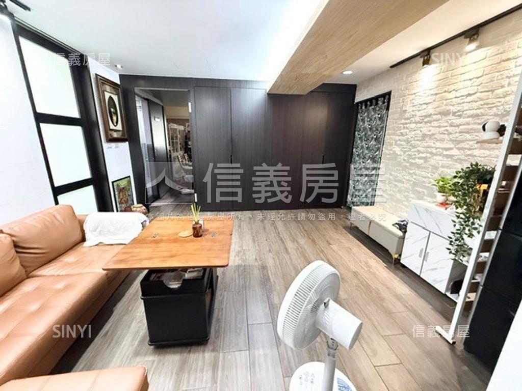 府中捷運電梯邊間美三房房屋室內格局與周邊環境