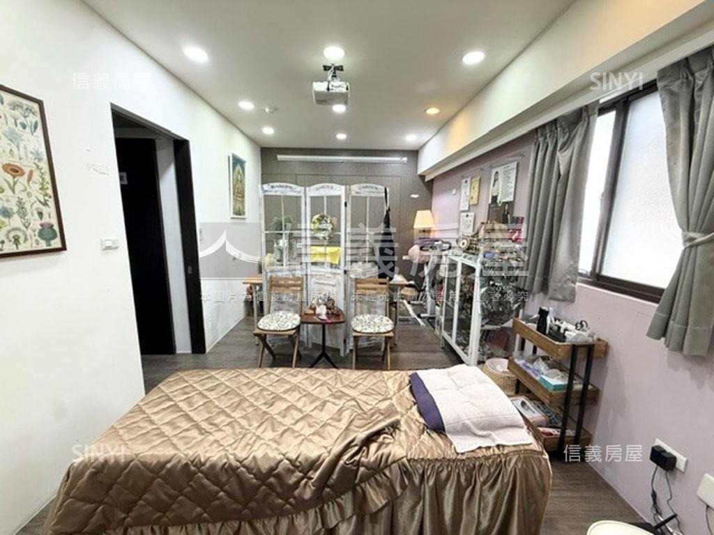 府中捷運電梯邊間美三房房屋室內格局與周邊環境