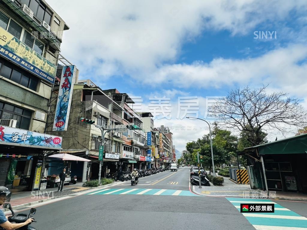 正中正路熱鬧。店面房屋室內格局與周邊環境