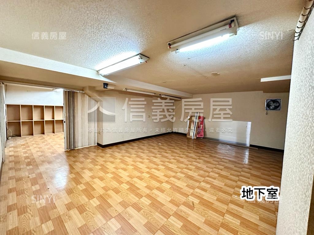 正中正路熱鬧。店面房屋室內格局與周邊環境