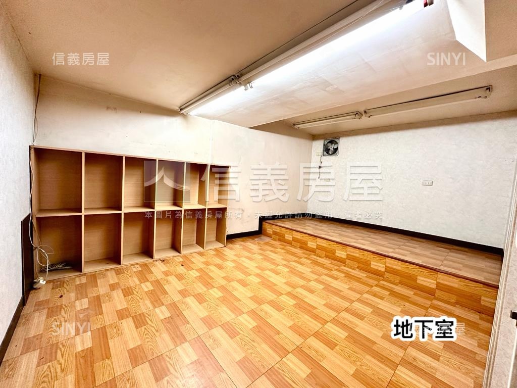 正中正路熱鬧。店面房屋室內格局與周邊環境