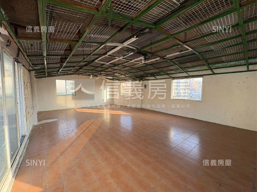 採光好光復南路電梯頂加房屋室內格局與周邊環境