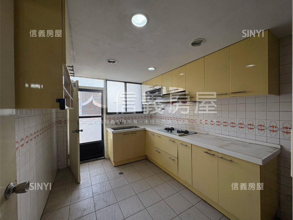 採光好光復南路電梯頂加房屋室內格局與周邊環境