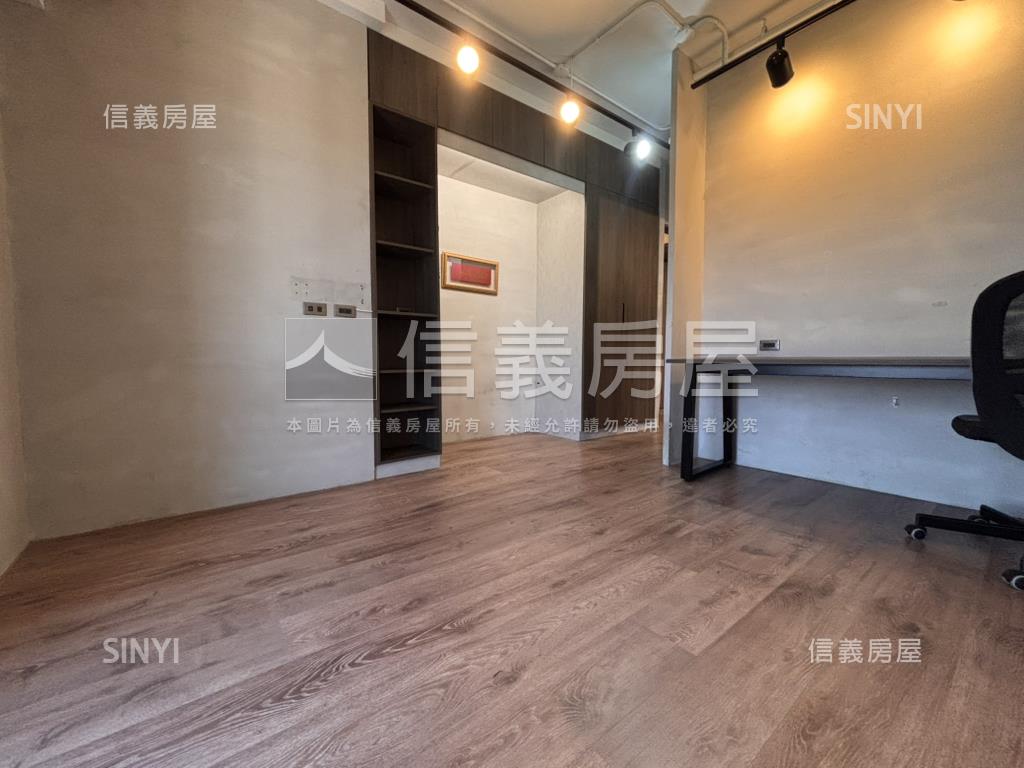 佳人美景三房平面車位房屋室內格局與周邊環境