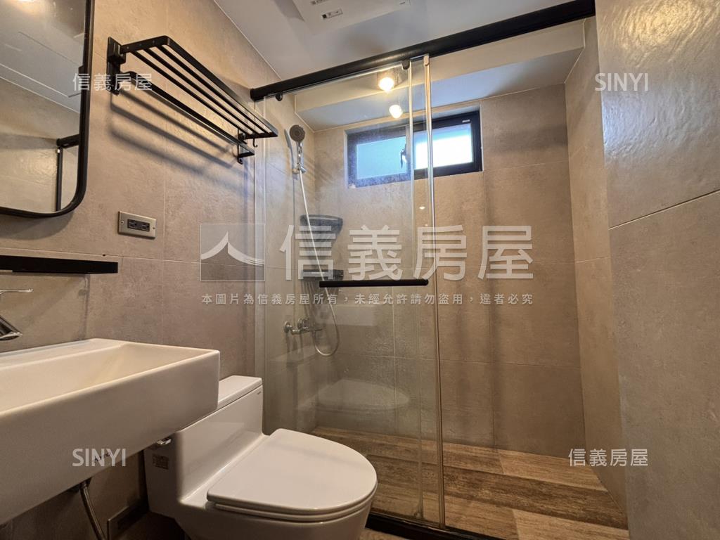 佳人美景三房平面車位房屋室內格局與周邊環境