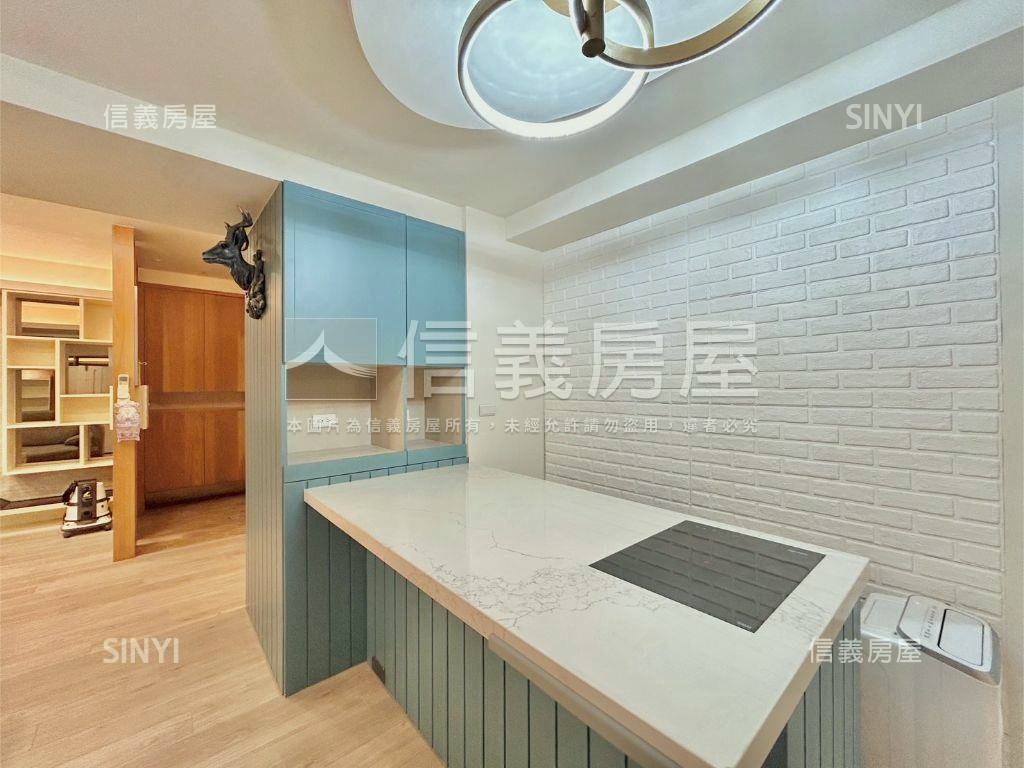 精緻裝潢高樓層城峰匯房屋室內格局與周邊環境