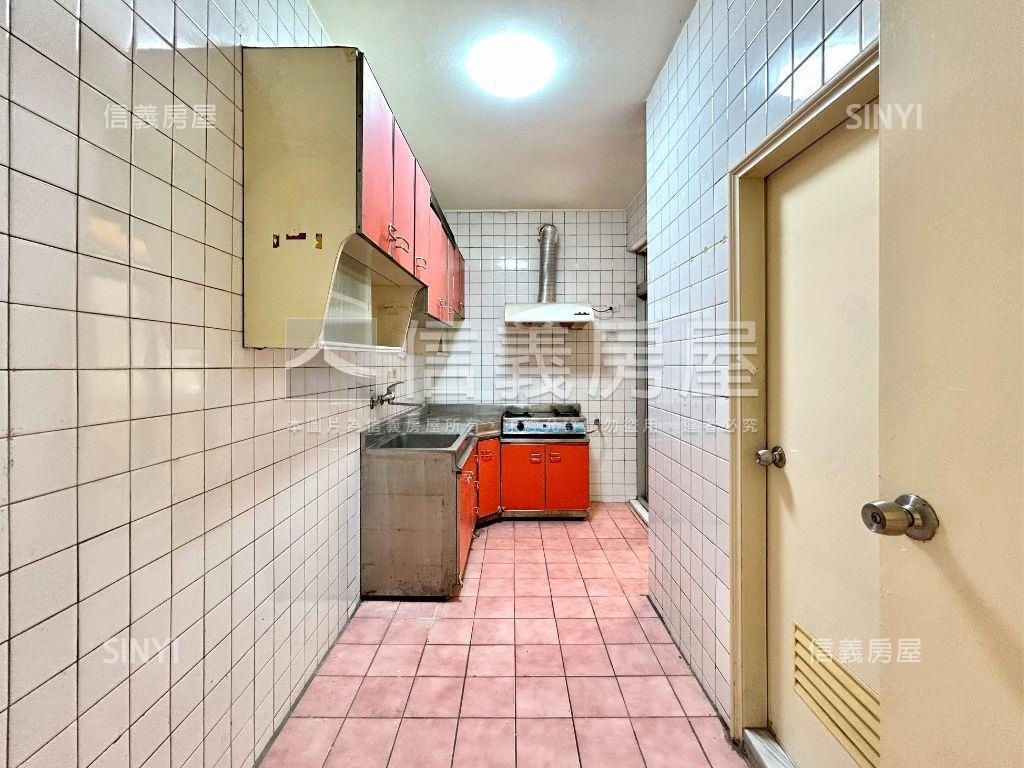 新生國小美巷黃金３樓房屋室內格局與周邊環境