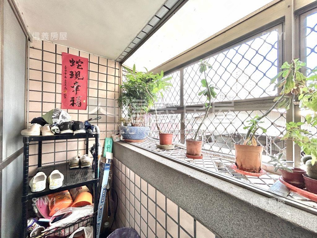 文心採光美三房平移車位房屋室內格局與周邊環境
