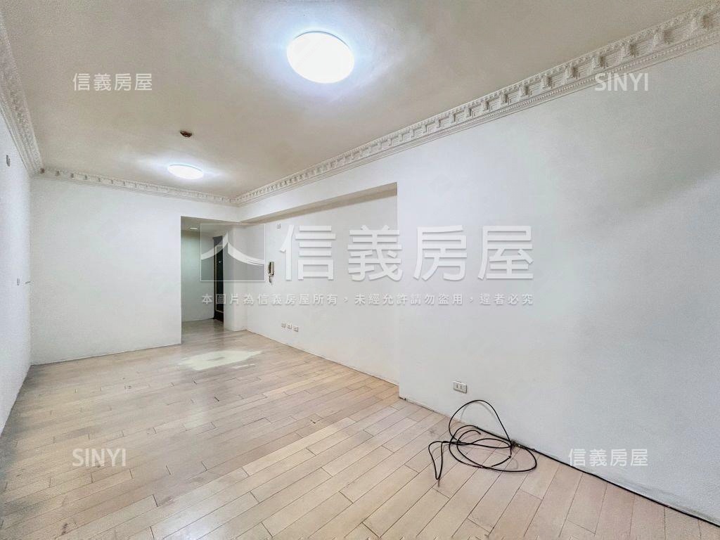 近文心森林捷運站美套房屋室內格局與周邊環境
