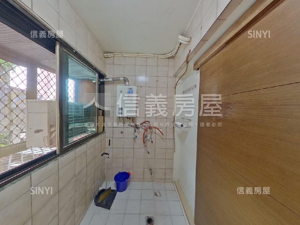 近文心森林捷運站美套房屋室內格局與周邊環境