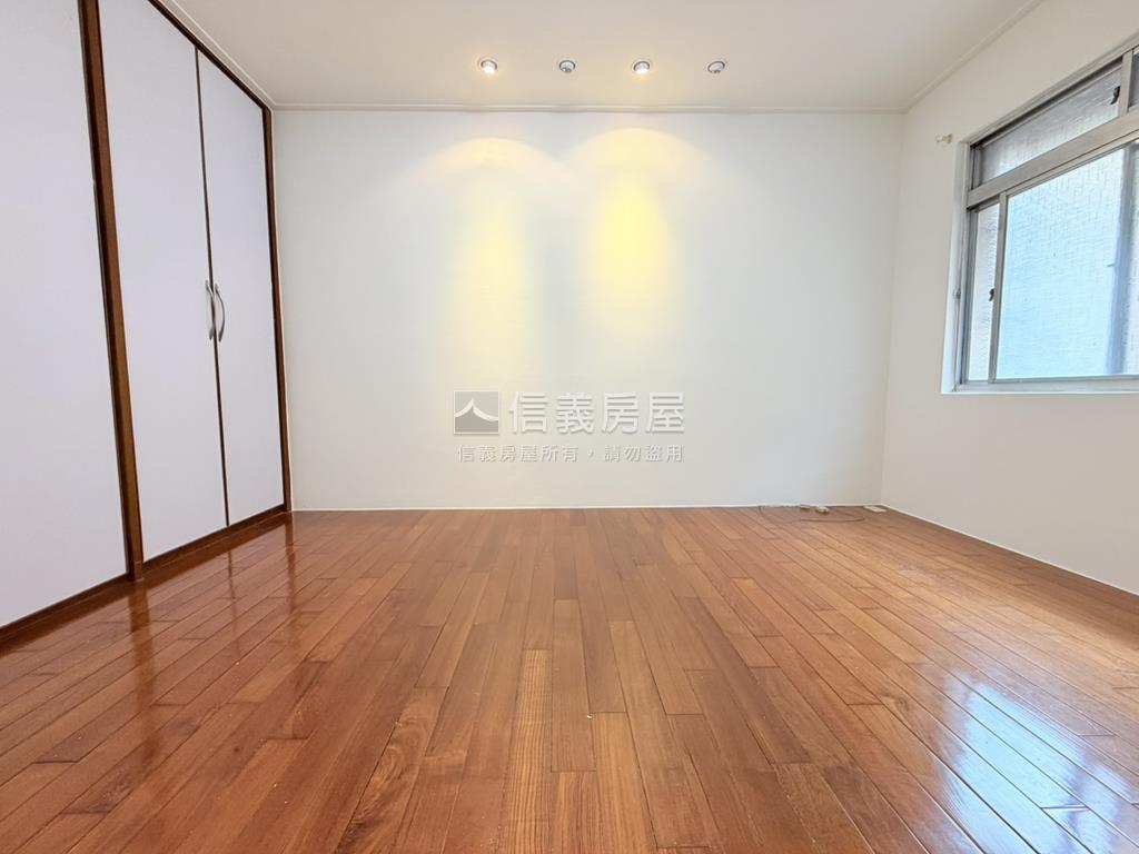 專任近商圈二樓公寓房屋室內格局與周邊環境