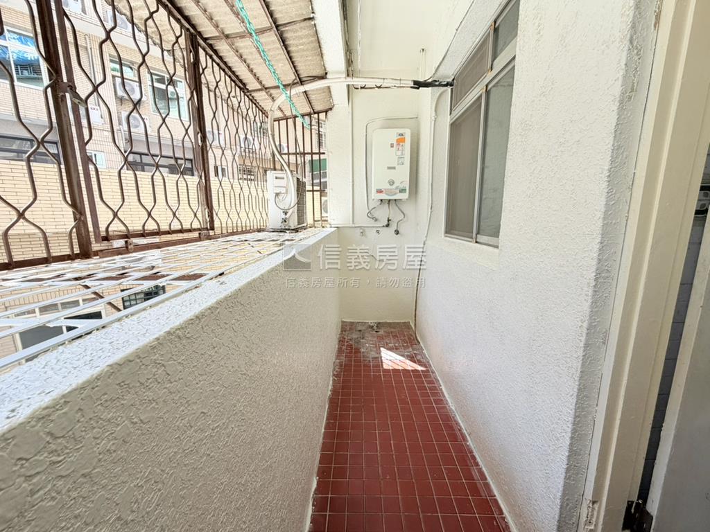 專任近商圈二樓公寓房屋室內格局與周邊環境