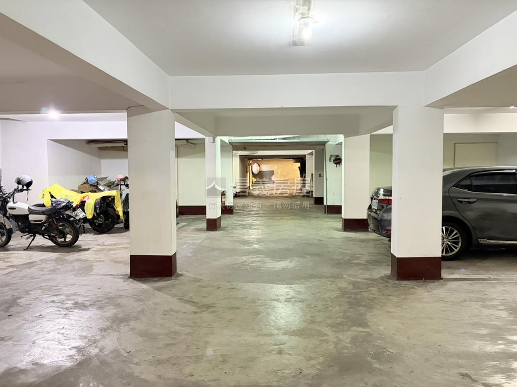 專任近商圈二樓公寓房屋室內格局與周邊環境