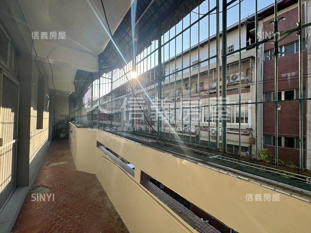 主＋陽約３２坪３樓公寓房屋室內格局與周邊環境