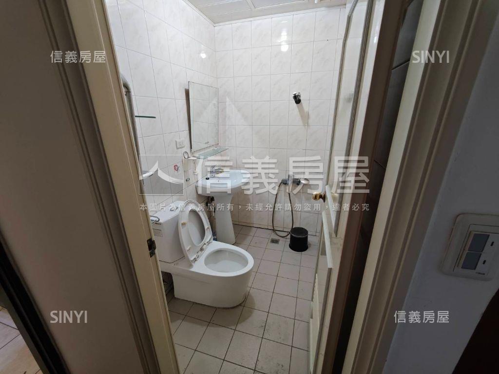 七堵東新街三房房屋室內格局與周邊環境