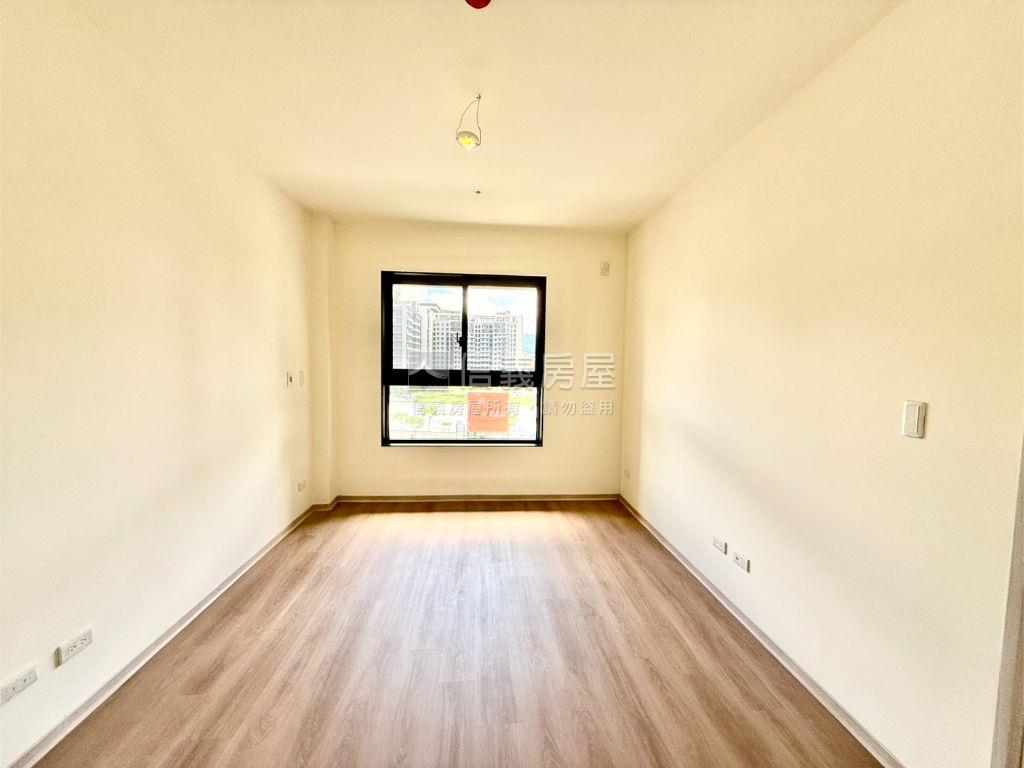 景立方三房雙平車房屋室內格局與周邊環境