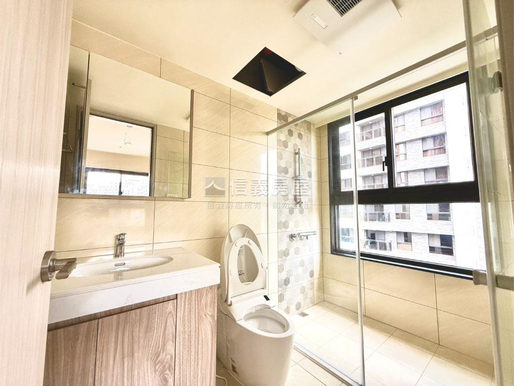 景立方三房雙平車房屋室內格局與周邊環境